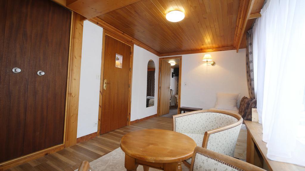 ホテル L'Annexe Val-dʼIsère エクステリア 写真